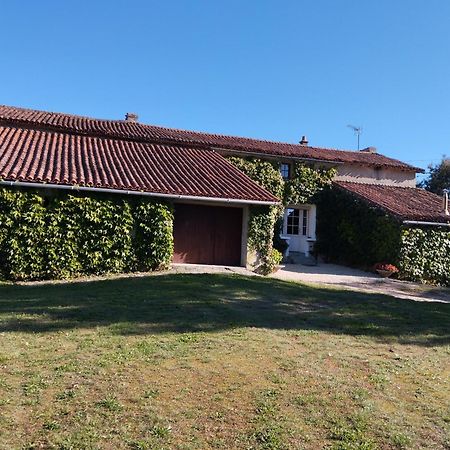 Maison Au Calme Avec Vue Etang Clesse  Exterior foto